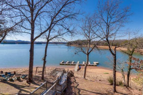 Lakefront Townhome with Dock 6 Mi to Blue Ridge!